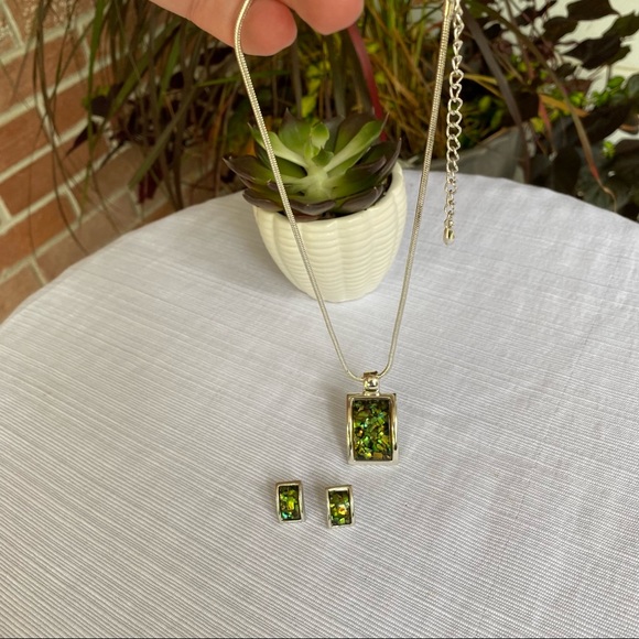 Beautiful silver pendant necklace with matching earrings - Picture 7 of 7